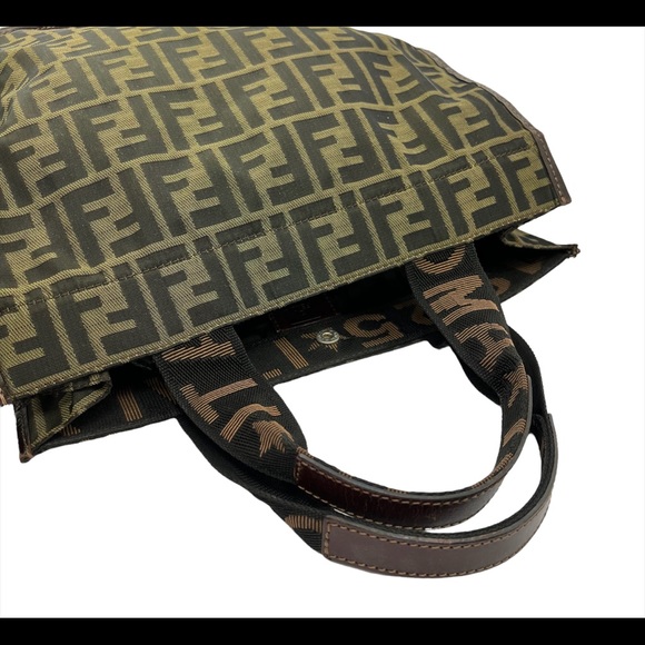 FENDI Vintage Tote Bag - Picture 10 of 15